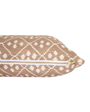 Load image into Gallery viewer, Warwick Diamond Pillow Cover
